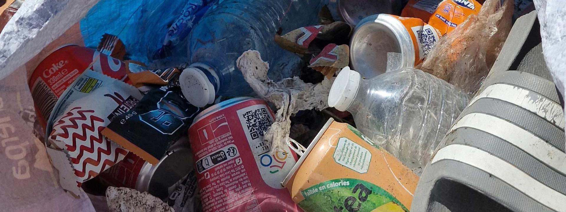 Ramassage des déchets sur les pistes de Serre Chevalier