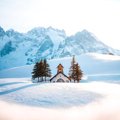 lautaret-chapelle-neige-hiver-glacier-soleil-serrechevalier
