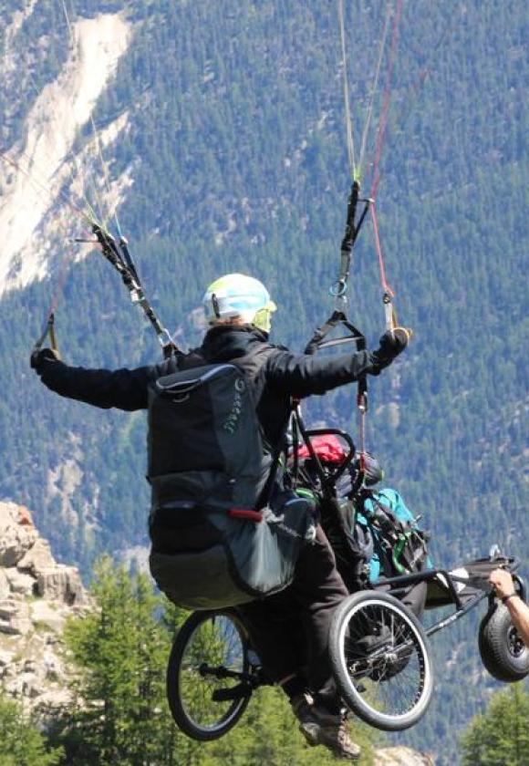 Baptême de parapente Briançon Serre Chevalier PMR vol Handi