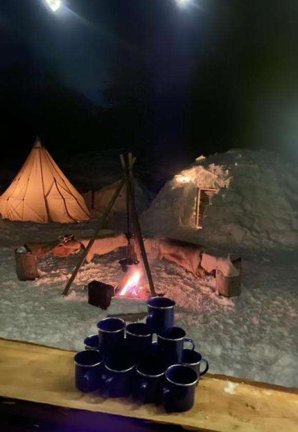 camp de base - Igloo Food (5427383)