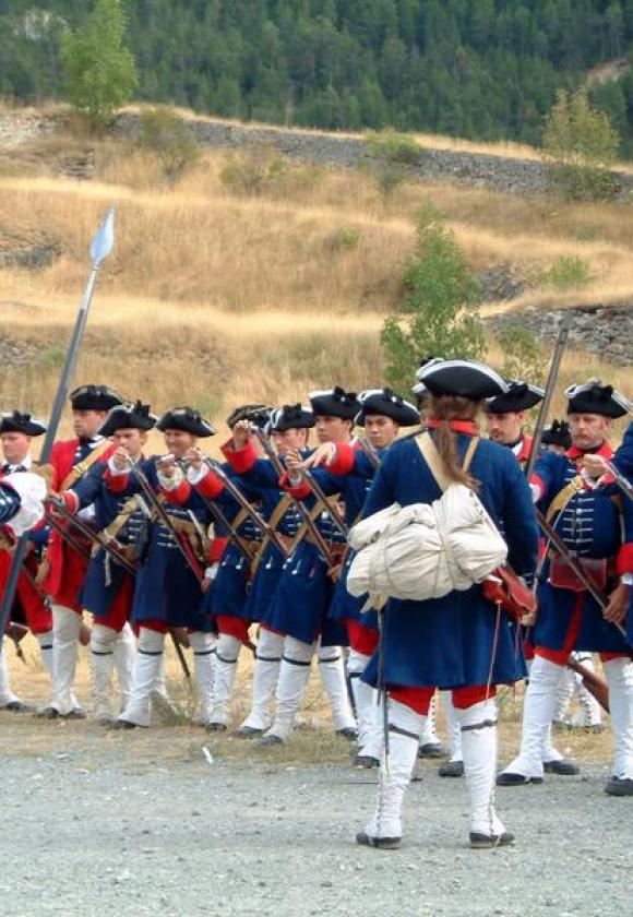 Fort des Salettes avec le régiment du passé