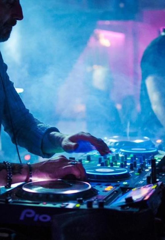 Soirée DJ à la grotte_La Salle-les-Alpes