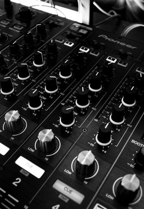 Soirée DJ au 1420_La Salle-les-Alpes