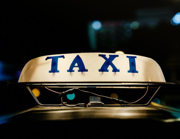 taxis-pexels