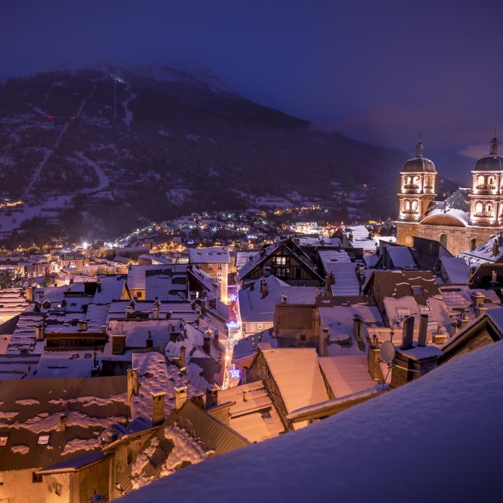 collegiale-hiver-nuit