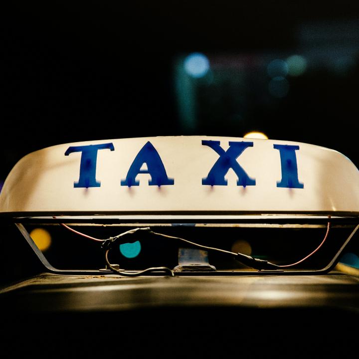 taxis-pexels