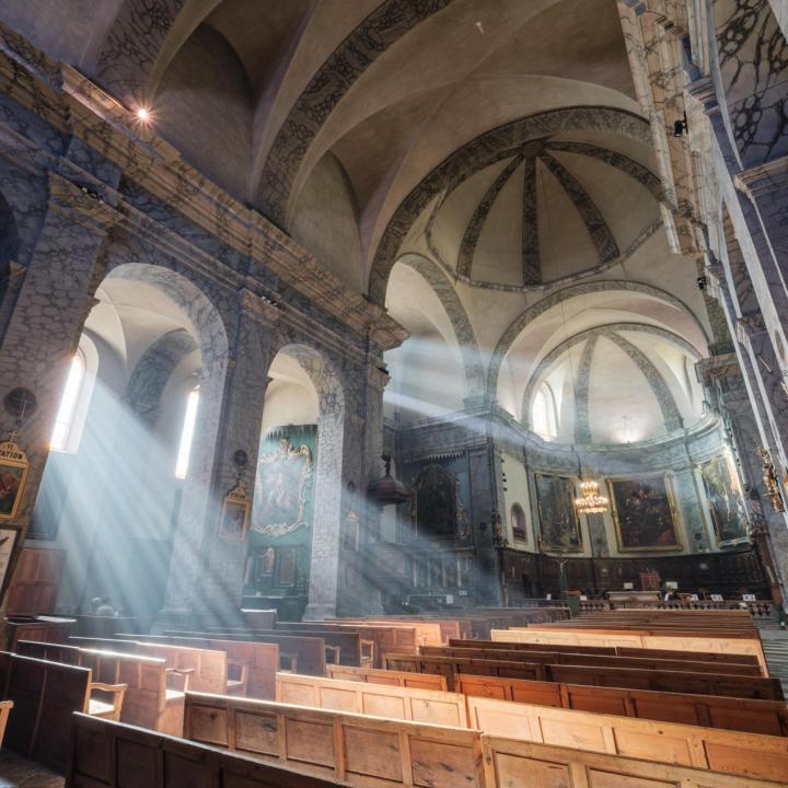 Intérieur collégiale Briançon