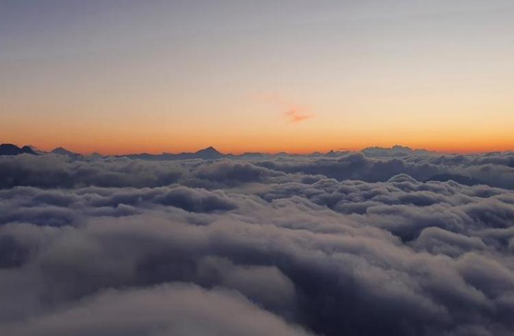 mer de nuage au sommet