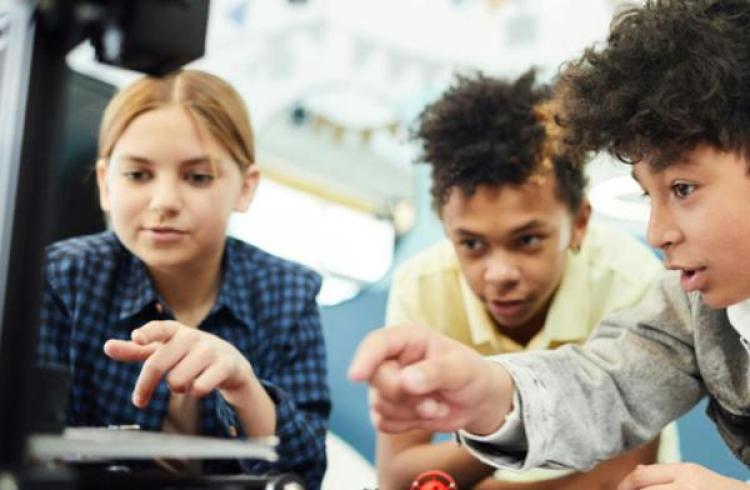 Atelier créatif numérique à la médiathèque_Briançon