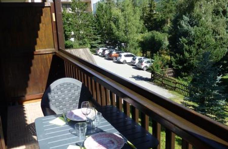 studio-cabine-aiglon-alb-balcon-serre-chevalier-villeneuve