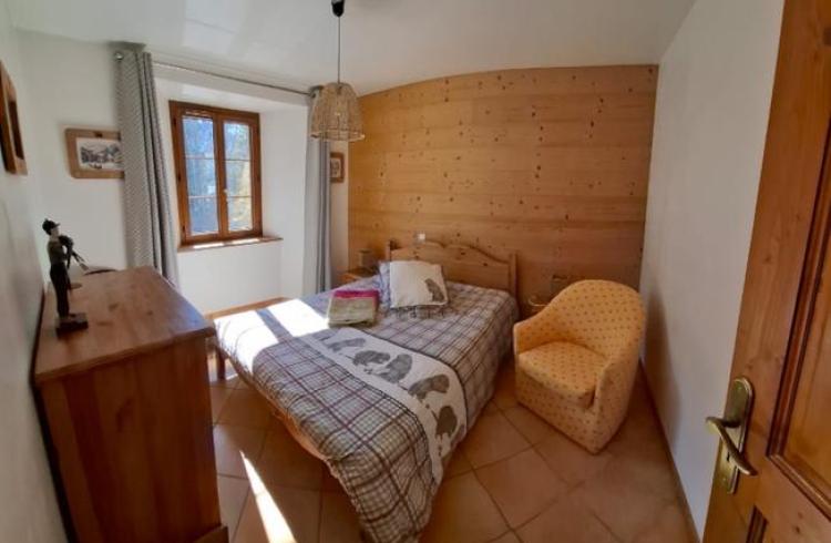 4-pieces-mezzanine-le-loft-de-do-mart-chambre-double1-villeneuve-serre-chevalier