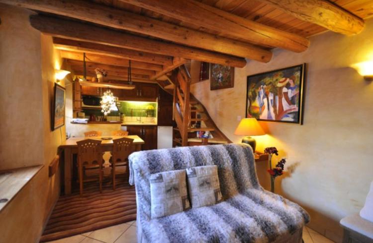 2-pieces-mazot-val-salon1-serre-chevalier-villeneuve