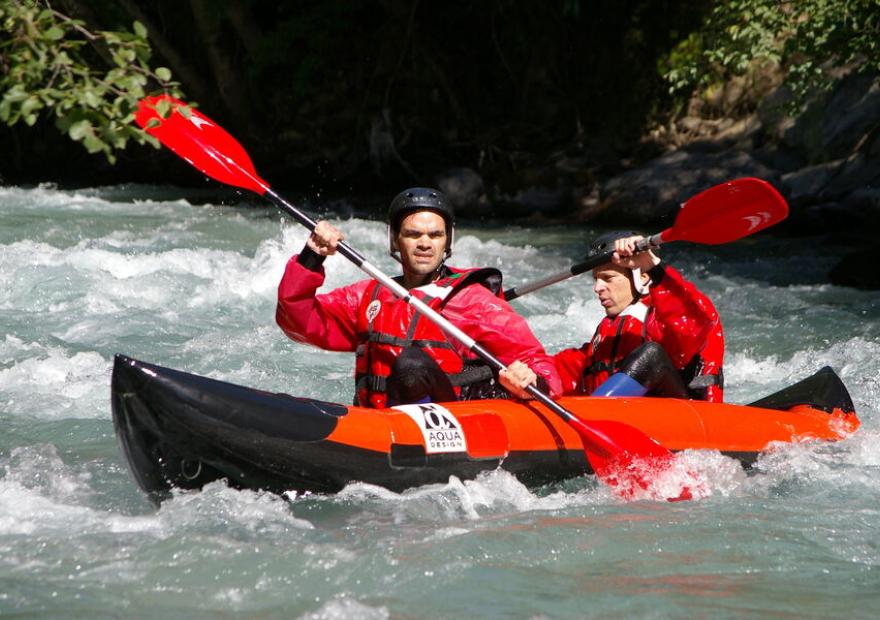 Descendez les rapides de la Guisane en kayak gonflable
