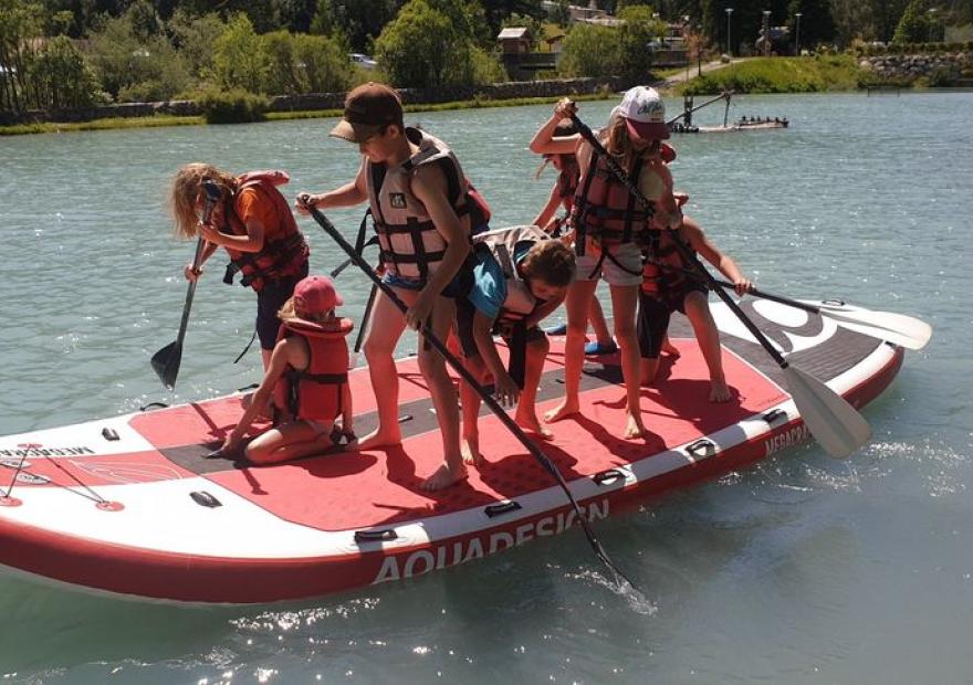 Un stand up paddle pour plusieurs personnes