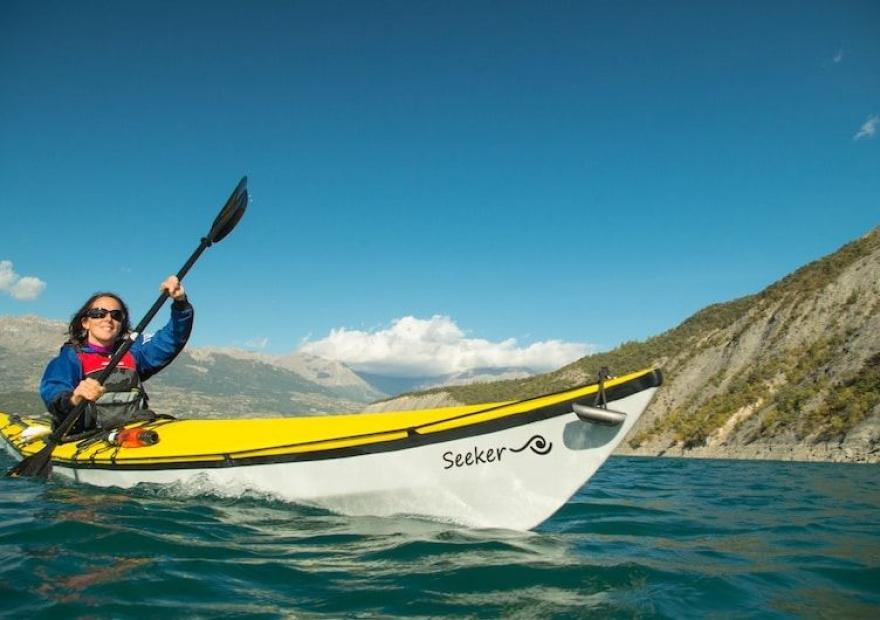 kayak sur le lac de Serre Ponçon