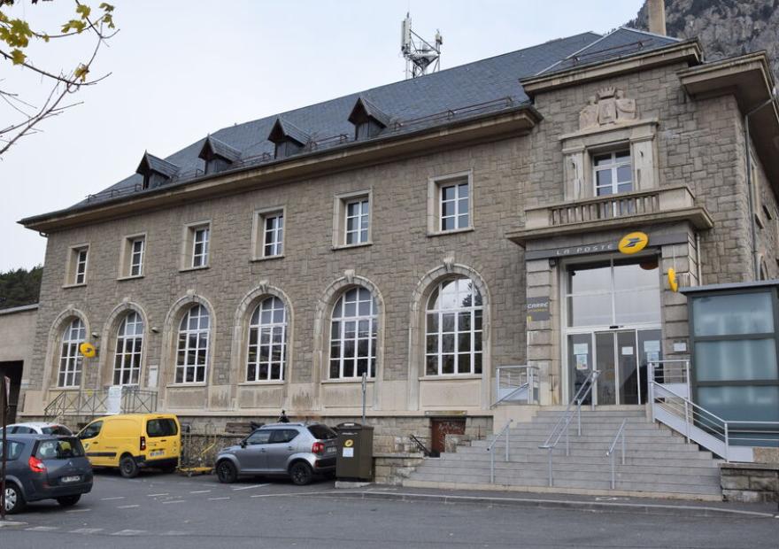 Bureau de Poste Briançon Champ de Mars