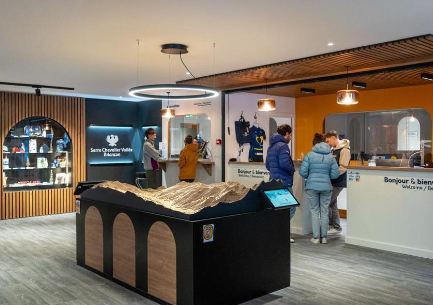 Bureau d'information Touristique de Villeneuve - La Salle les Alpes_La Salle-les-Alpes