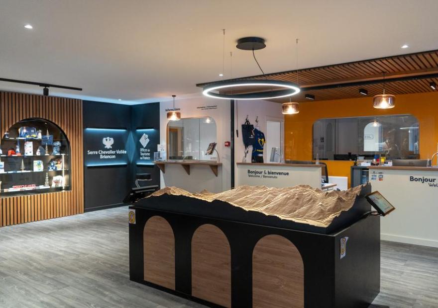 Bureau d'information Touristique de Villeneuve - La Salle les Alpes_La Salle-les-Alpes