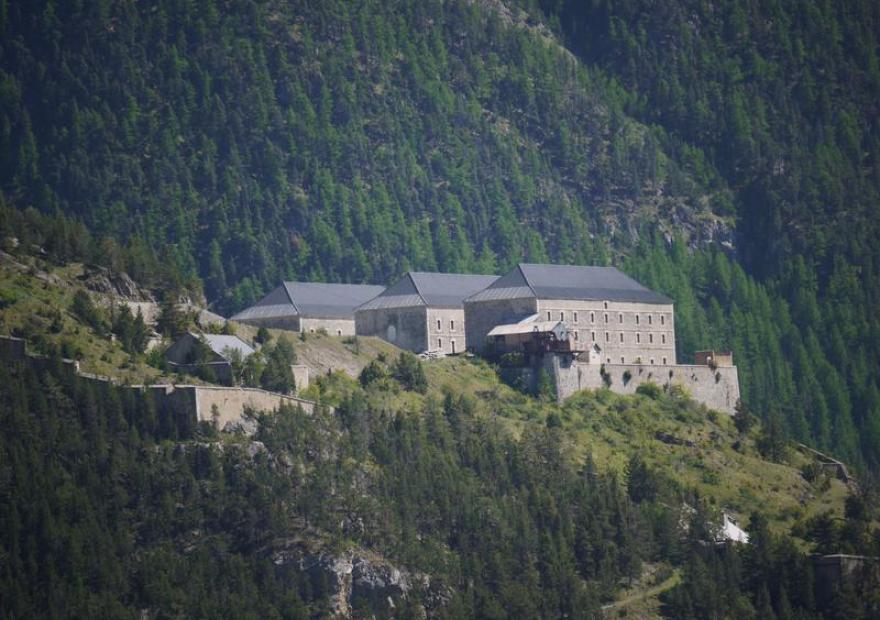 Perspective casernement et magasin à poudre, fort du Randouillet