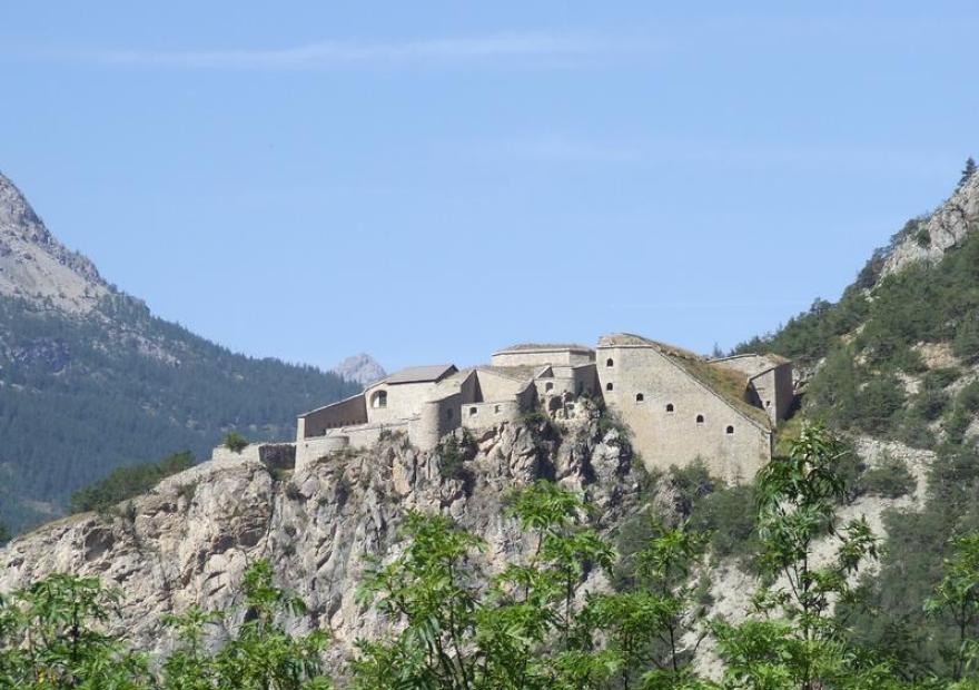 Visite : le Fort des Salettes en compagnie des Régiments du passé_Briançon