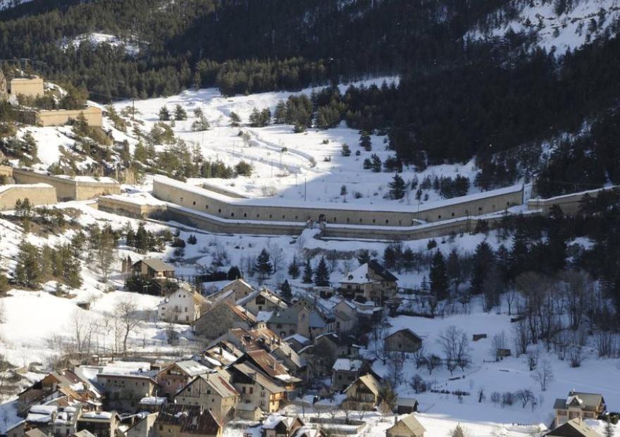 Vue aérienne, communication Y