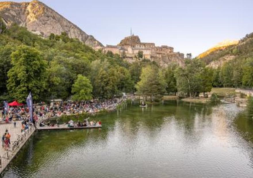 Concert le pianO du lac "Superlevure Le Swing Flottant"_Briançon