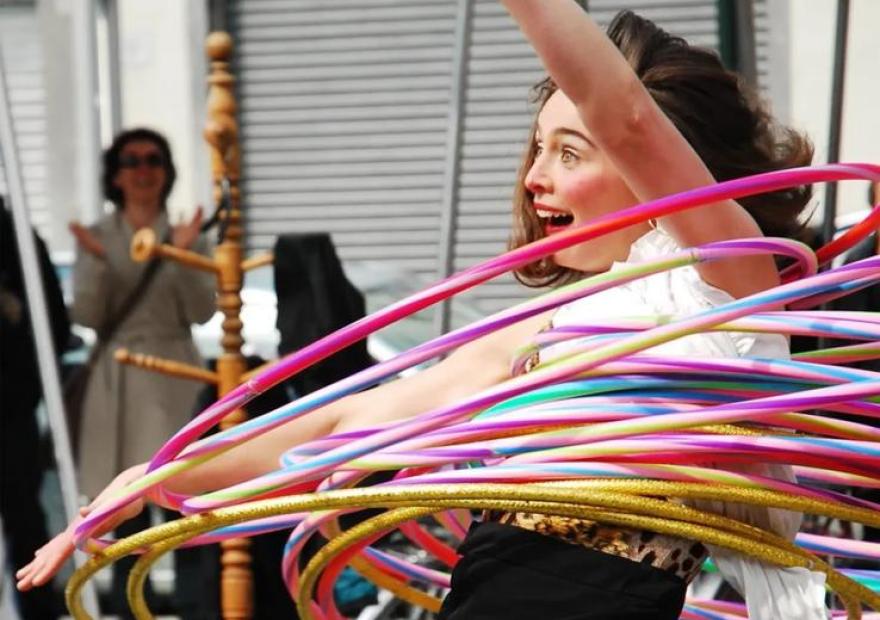 Hoopleai - Hula hoop show