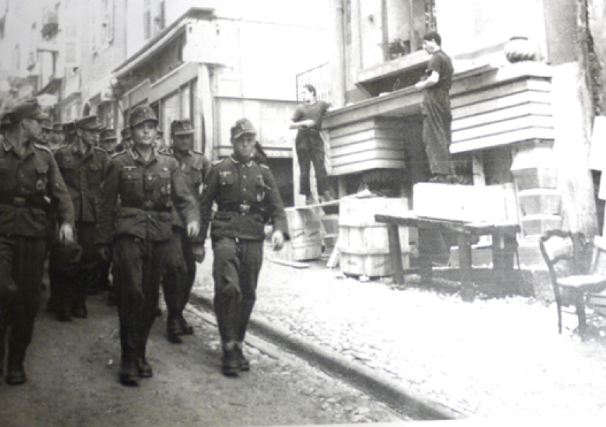 Le général de Gaulle remontant la Gargouille