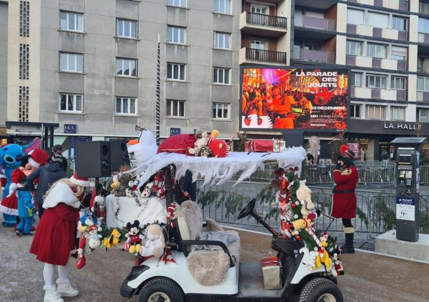 Parade Christmas Car_Briançon