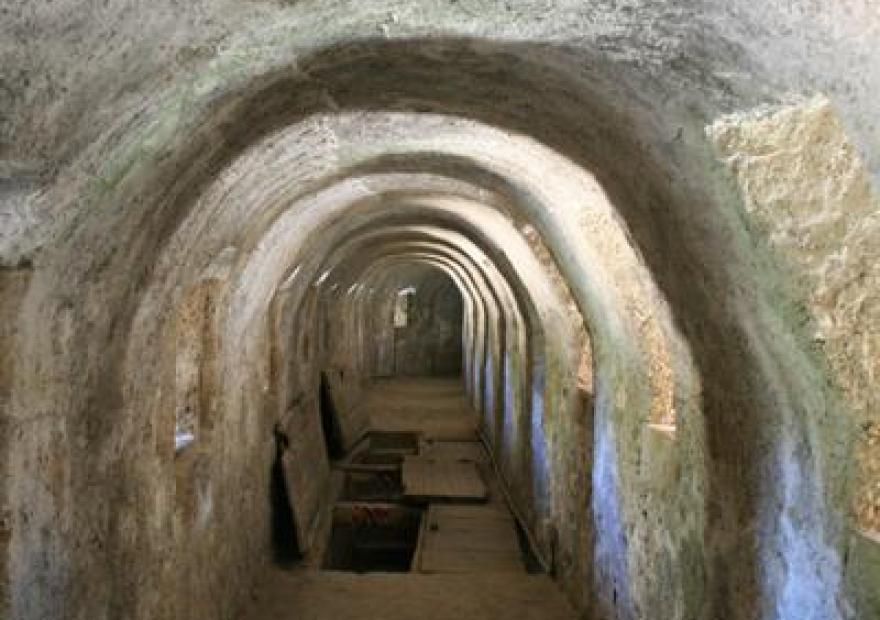 Galerie de contre-escarpe à feu de revers, fort des Salettes