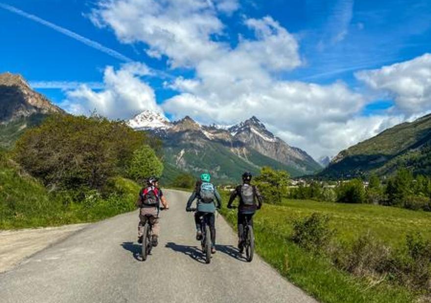Découverte patrimoine de la vallée en VTT VAE_La Salle-les-Alpes