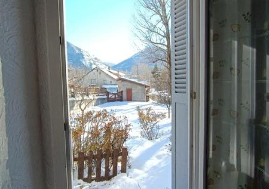 2-pieces-dumonc-9-vue-hiver-serre-chevalier-briancon