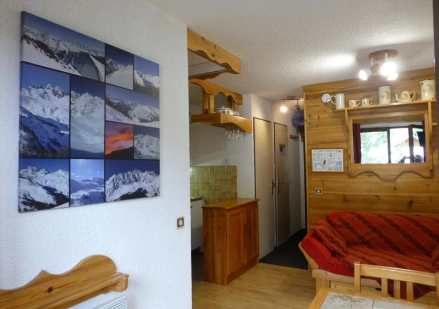 studio-cabine-aiglon-alb-salon3-serre-chevalier-villeneuve