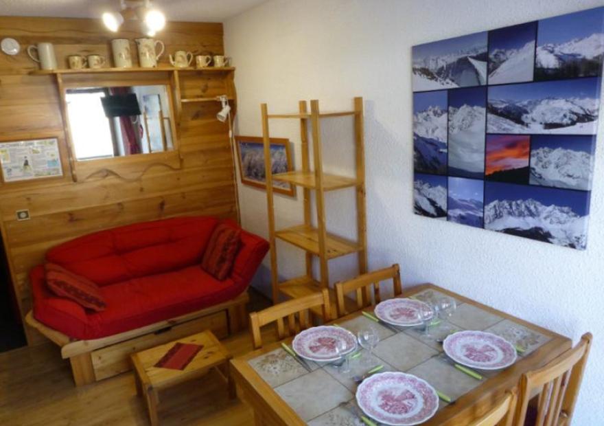 studio-cabine-aiglon-alb-salon4-serre-chevalier-villeneuve