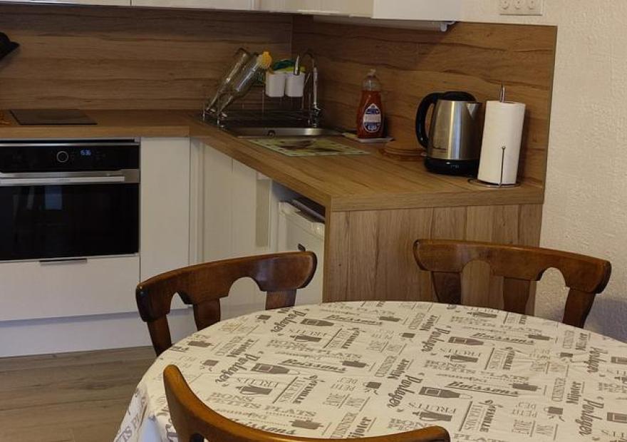 studio-cabine-galibier-chouk-2-cuisine-serre-chevalier-villeneuve