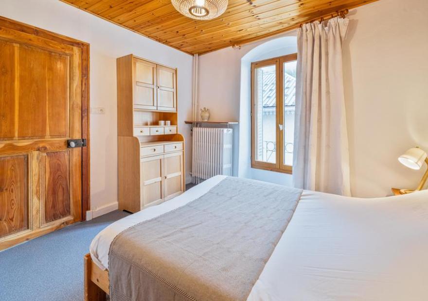 2-pieces-le-verger3-lit-double-serre-chevalier-chantemerle