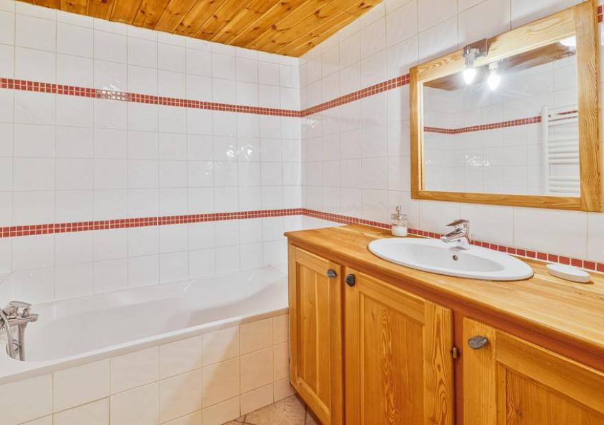 3-pieces-le-verger4-9-salle-de-bain-serre-chevalier-chantemerle