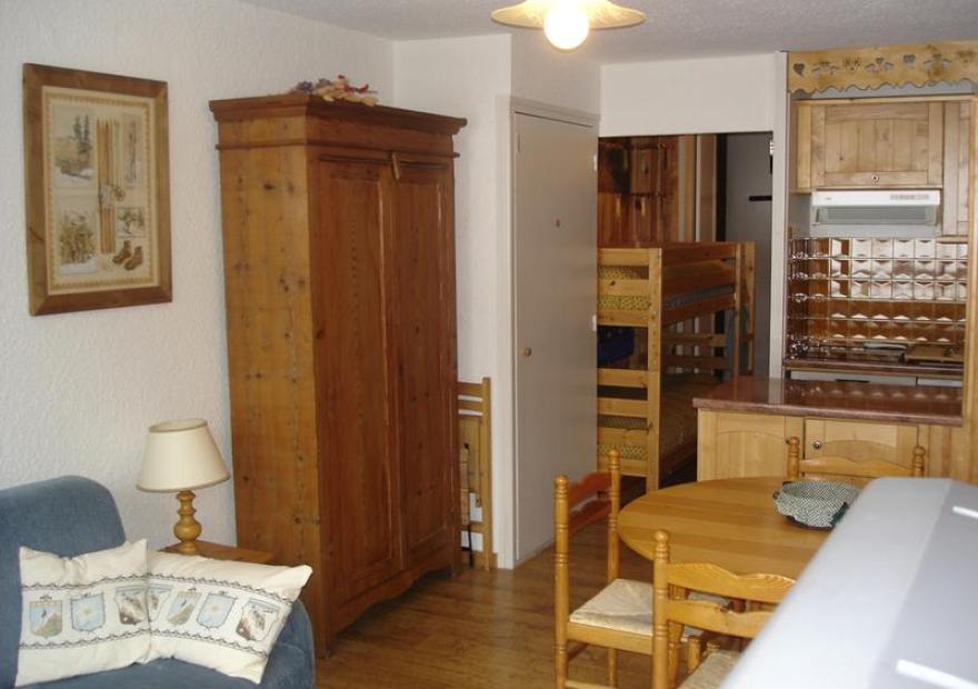 studio-cabine-aigle-noir-jan-3-cuisine-serre-chevalier-villeneuve