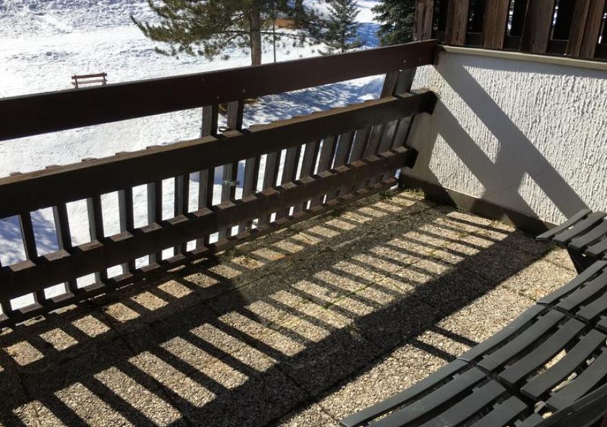 studio-cabine-aigle-noir-jan-7-balcon-serre-chevalier-villeneuve