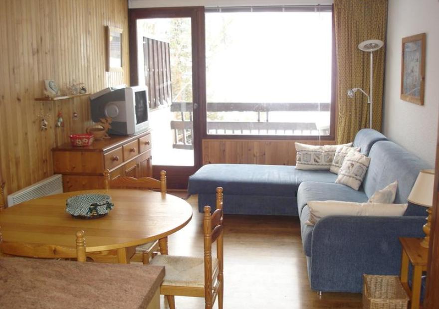 studio-cabine-aigle-noir-jan-salon-serre-chevalier-villeneuve
