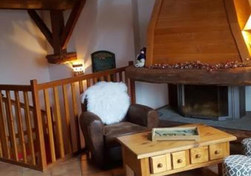 4-pieces-mezzanine-le-loft-de-do-mart-salon2-villeneuve-serre-chevalier