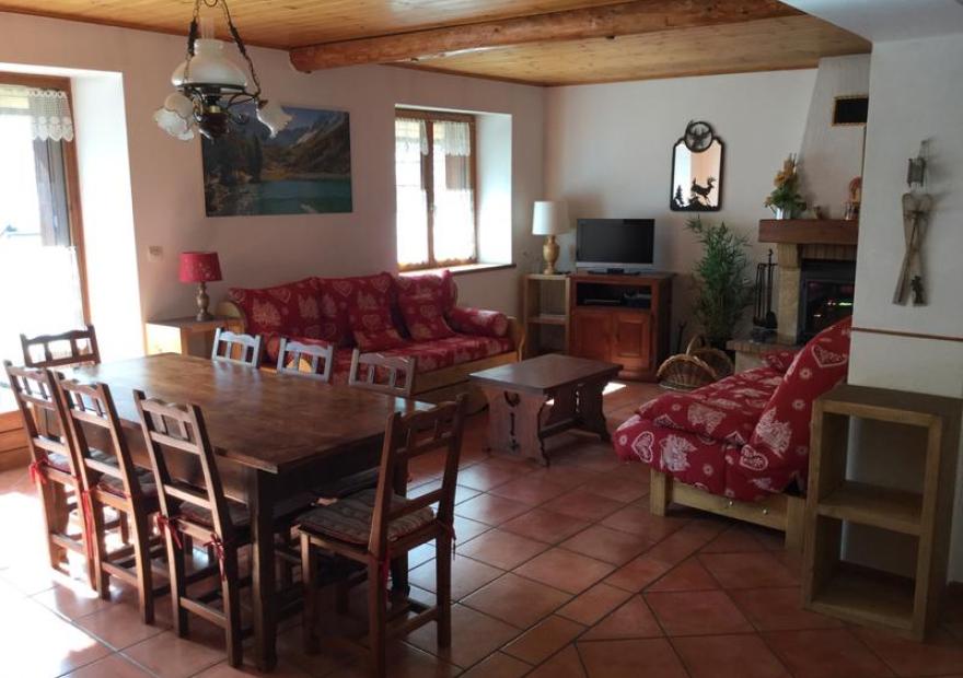 4-pieces-guey-salon2-serre-chevalier-villeneuve
