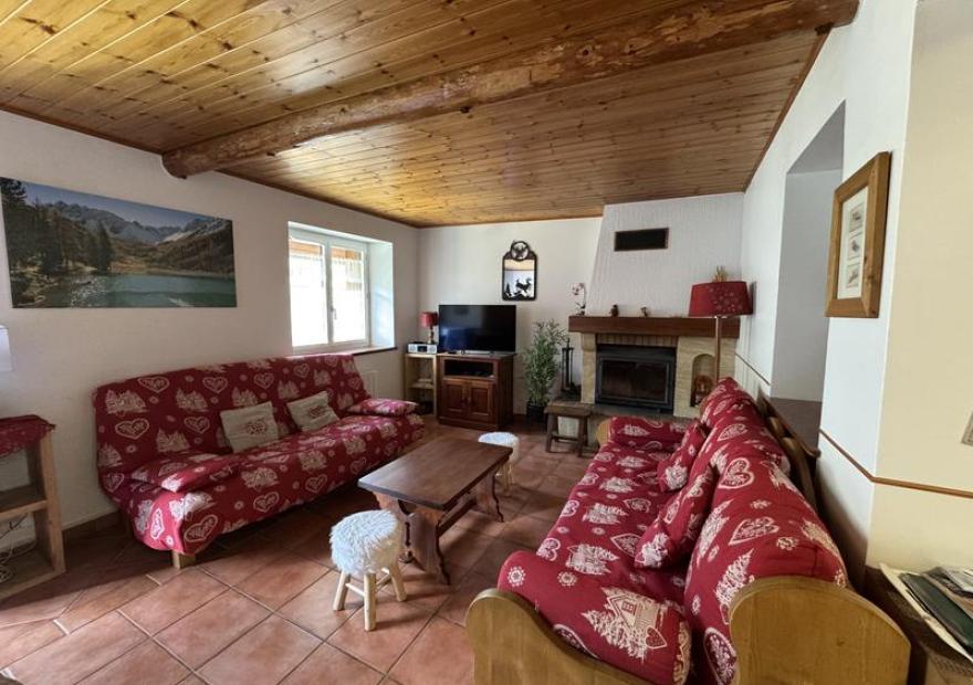4-pieces-guey-1-salon-serre-chevalier-villeneuve