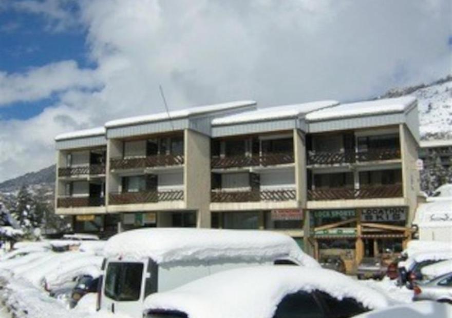 2-pieces-cabine-val-st-bernard-thie-3-parking-serre-chevalier-chantemerle