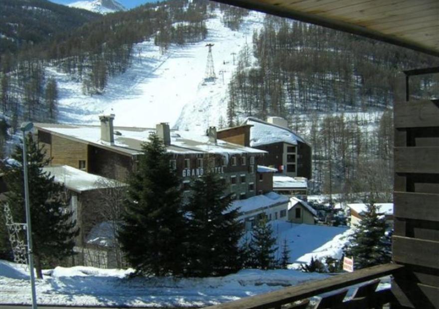 2-pieces-cabine-val-st-bernard-thie-4-vue-hiver-serre-chevalier-chantemerle