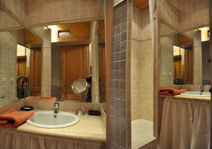 2-pieces-le-balcon-salle-eau-gad-serre-chevalier-villeneuve