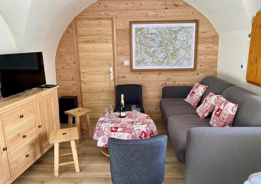 3-pieces-mezzanine-pic-blanc-potie-8-salon-serre-chevalier-monetier