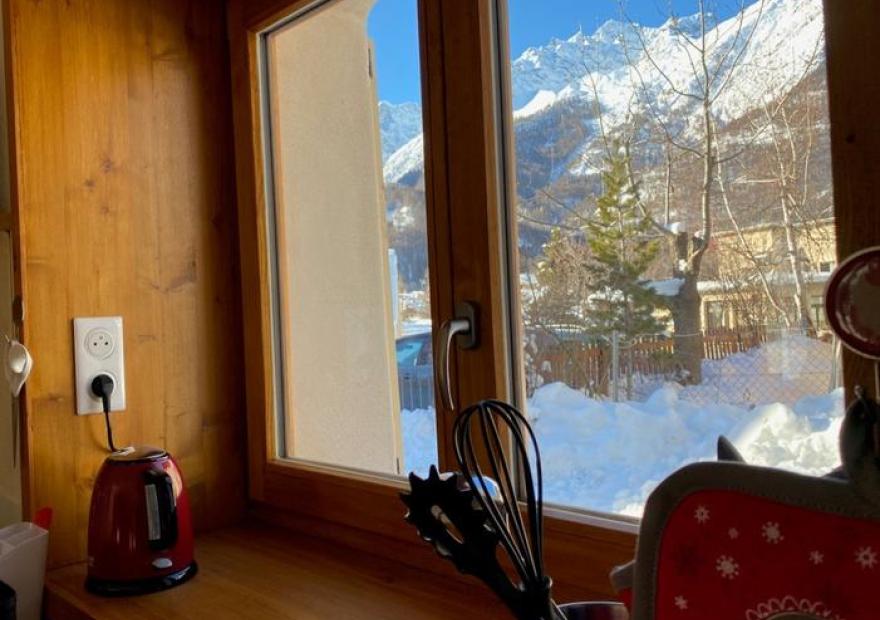 3-pieces-mezzanine-pic-blanc-potie-vue-serre-chevalier-monetier