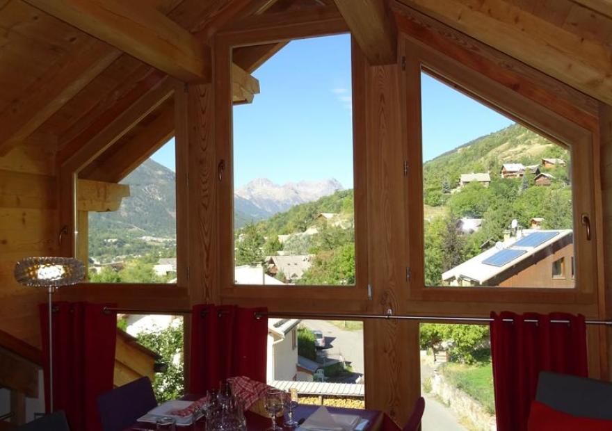 4-pieces-ecrin-rubis-maj-sch-vue-1-serre-chevalier-chantemerle
