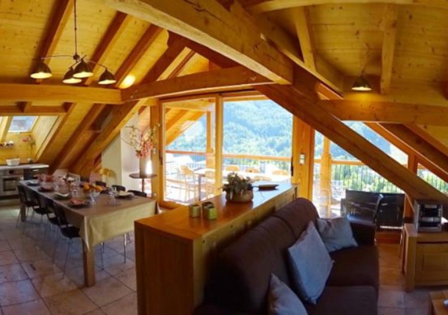 5-pieces-ecrin-ardoise-maj-sch-2-salon-serre-chevalier-chantemerle